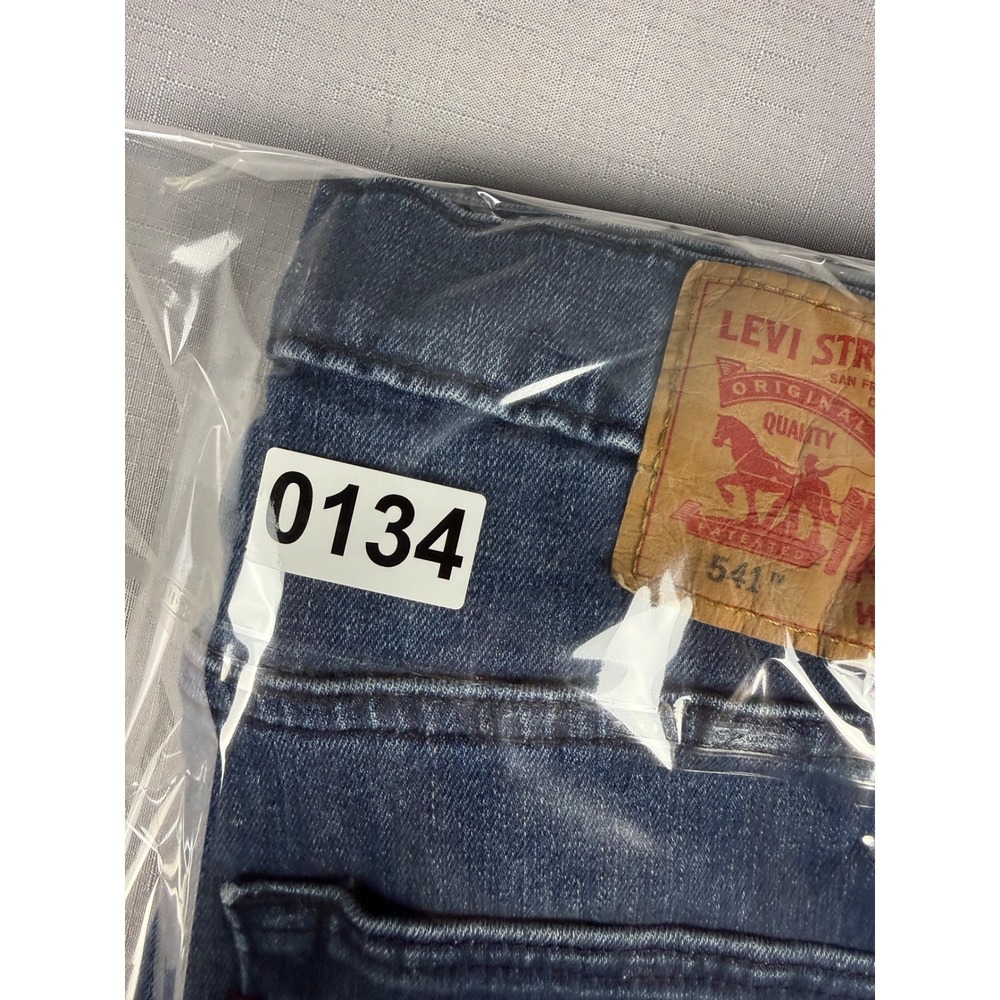 Levis 541 Athletic Taper Jeans Mens 33x34 Blue Medium Wash Stretch 18181-0216 - Picture 12 of 12